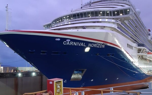 Carnival Horizon termina actualizaciones durante el dique seco de emergencia