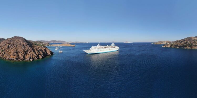 Celestyal Cruises ofrece rebajas de hasta 30% en evento Escape Back to the Blue