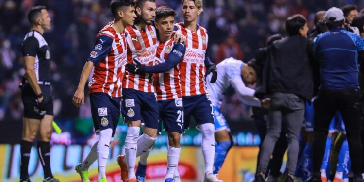 Chivas y un anti-proyecto deportivo que aleja a los posibles fichajes