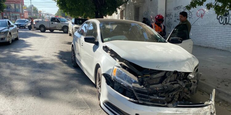 El accidente ocurrió en el crucero de avenida Mina y calle Santiago Lavín, en el Centro de Gómez Palacio.