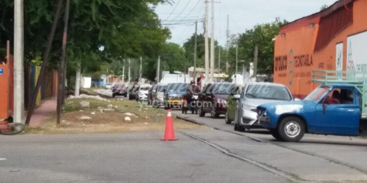 Ciclista lesionado en un accidente en peligroso crucero de Mérida