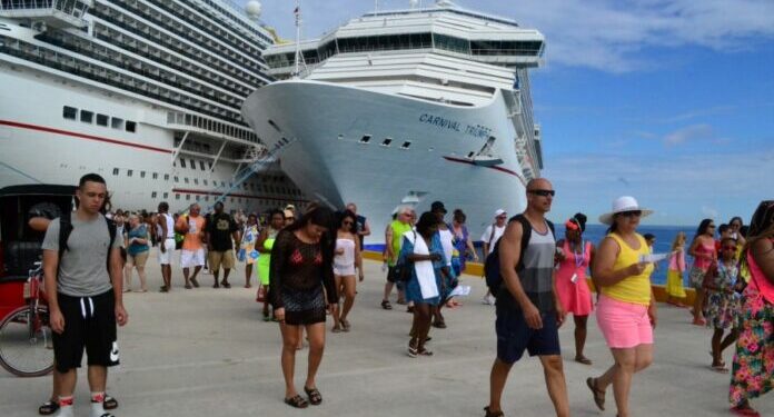 Cozumel no reporta cancelaciones de cruceros pese a rebrote de COVID-19