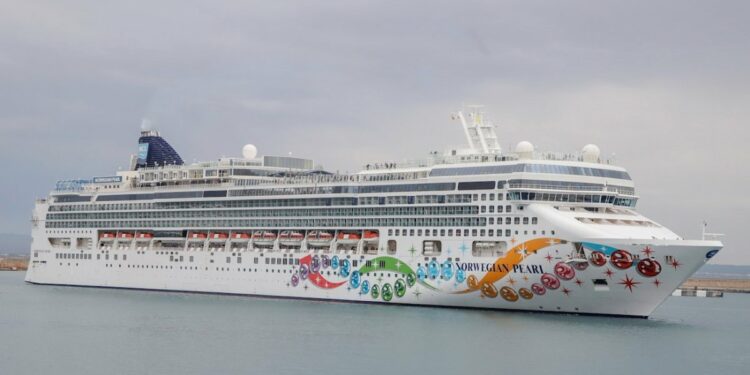 Crucero Norwegian Pearl regresará a Miami tras detectar casos de COVID-19 – Telemundo Miami (51)