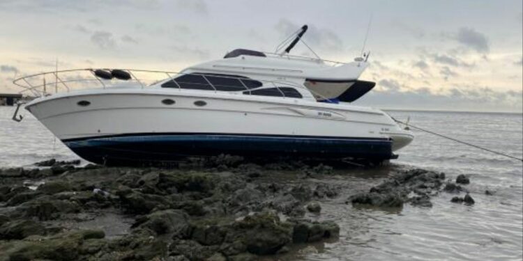 Crucero argentino encalló a la altura de Punta Carretas