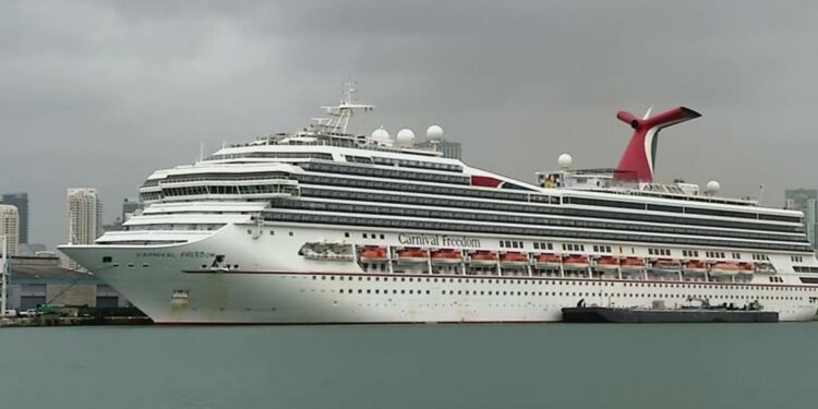 Cruceros en el sur de Florida, bajo vigilancia por la propagación de ómicron | Video | Univision 23 Miami WLTV