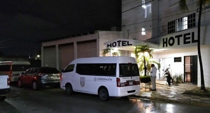 DE ECUADOR, HAITÍ Y CUBA: Aseguran a ilegales que se encontraban en hotel en las cercanías del 'Crucero' de Cancún