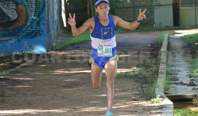 De los Santos va por la triple corona nacional