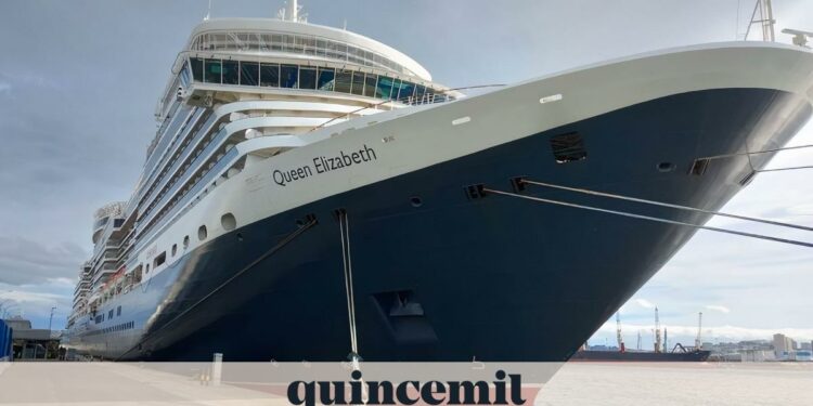 Detectados 22 positivos por coronavirus del crucero 'Queen Elizabeth' en A Coruña