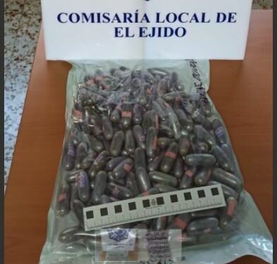 Detenido en El Ejido un mulero con 150 bellotas de hachís en el cuerpo