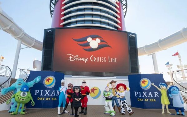 Disney Cruise Line presenta Pixar Day at Sea en viajes elegidos de Disney Fantasy en 2023
