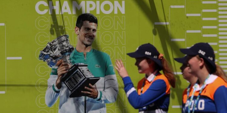 Djokovic confirma un error en el formulario de entrada a Australia y su visado sigue en duda