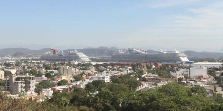 Dos cruceros cierran enero en Mazatlán; en la temporada van 65 barcos
