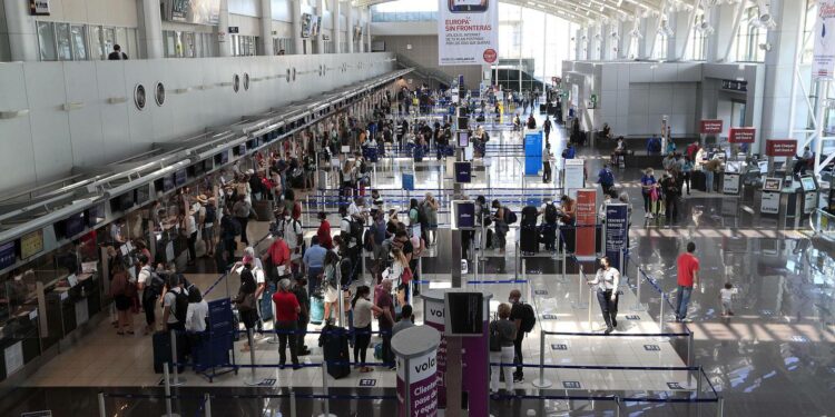 EE. UU. eleva recomendación de viajes a Costa Rica por incremento en casos de covid-19