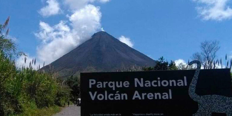 El Parque Nacional Volcán Arenal es el mejor del mundo