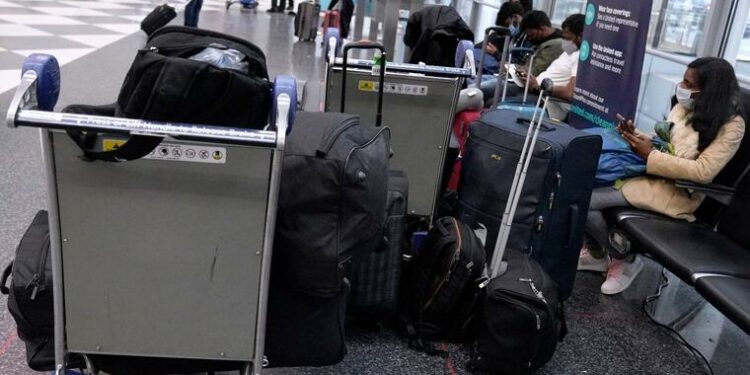 El año nuevo comienza en EE.UU. con la cancelación de unos 2,500 vuelos