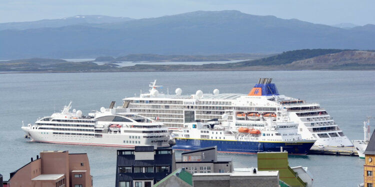 El fin del mundo: la segunda ciudad ms vendida del PreViaje con gastronoma, excursiones no tradicionales, trekking y cruceros