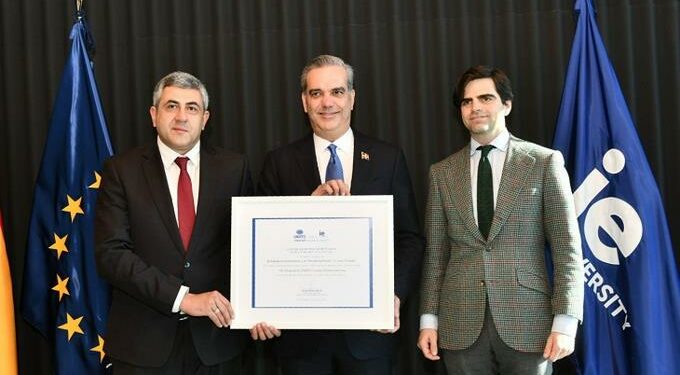 Presidente de República Dominicana apoya la UNWTO IE University con 300 becas de formación en gestión turística