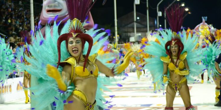 Gualeguaychú es la ciudad entrerriana que va a la cabeza de la clásica celebración de carnaval