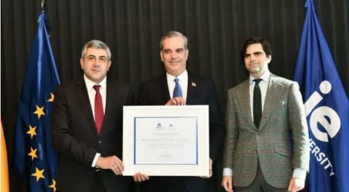 Gobierno financiará 300 becas de formación en gestión turística en la plataforma de la OMT