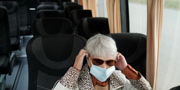 El programa de turismo social del Imserso arranca sin viajes, golpeado por Ómicron. Foto: bigstock
