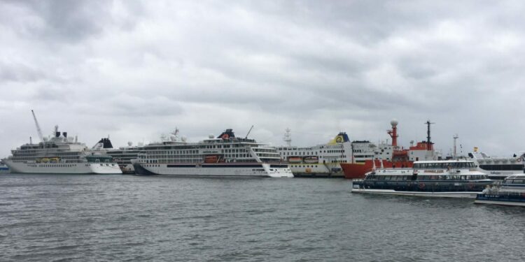 Intenso movimiento de cruceros en el Puerto de Ushuaia