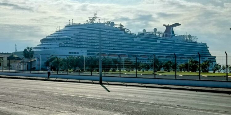 Jalisco no niega desembarque a cruceros que visitan Vallarta