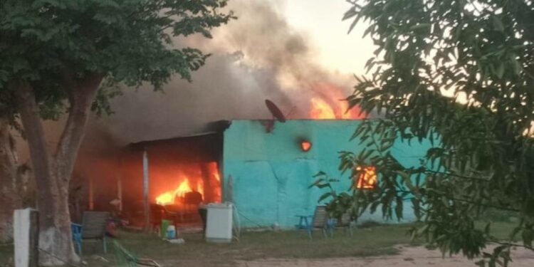 La Nación / Perdió su casa y G. 50 millones en un incendio en Concepción