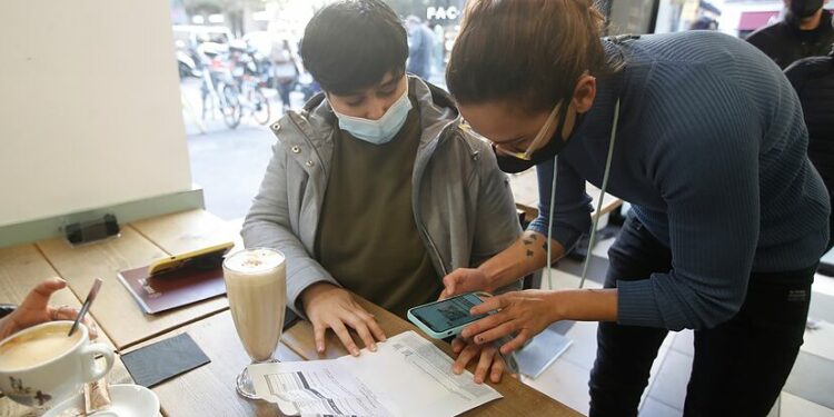 La facturacin de la industria y los servicios se dispar junto antes de la ola micron