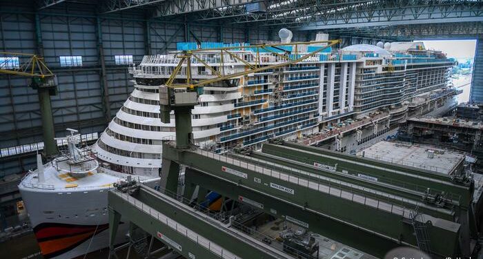 Niedersachsen I Schiffbau I Meyer Werft in Papenpurg