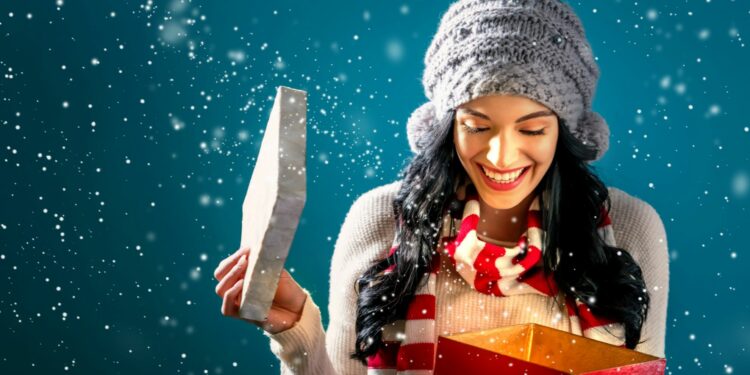 Los mejores chollos de Amazon para regalar estos Reyes Magos: un Alexa Echo Flex al 50%, un 'smartwatch' de Garmin al 25%, un escudo del Capitn Amrica...