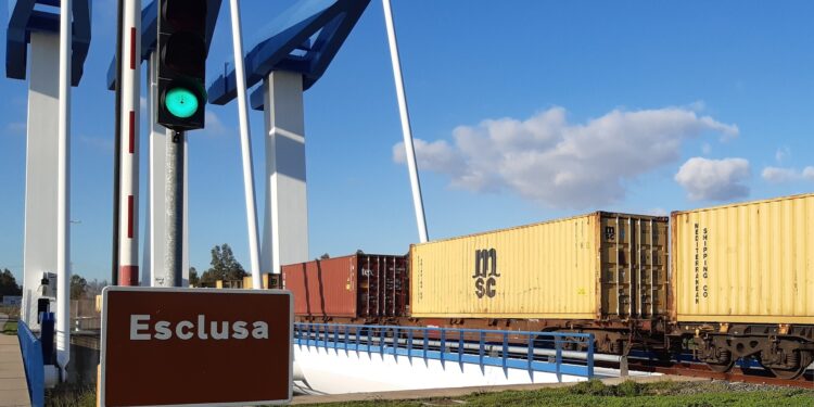 Los puertos de Sevilla y Sines establecen líneas de colaboración para dinamizar el turismo de cruceros