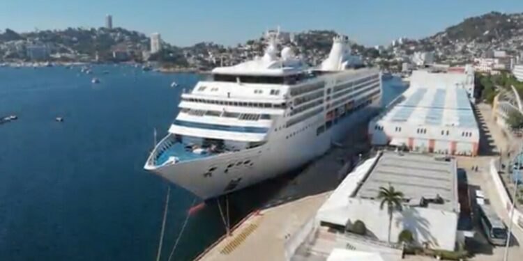 Luego de dos años, llega primer crucero de la temporada a Acapulco