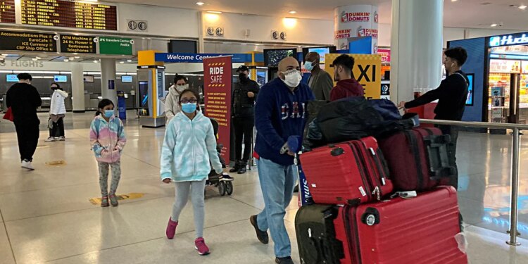 Más del 60 % de los colombianos tiene planeado viajar al exterior en este 2022