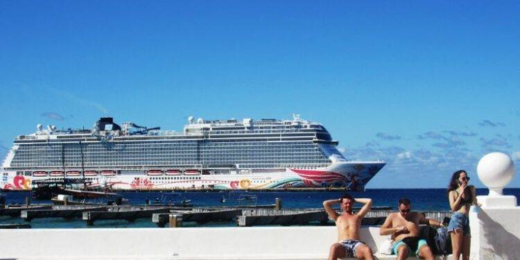 Navieras optan por reprogramar arribo de cruceros a Cozumel para evitar cancelaciones
