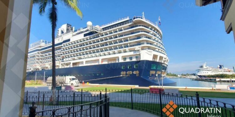 Niegan desembarque de tercer crucero en Vallarta por casos de Covid