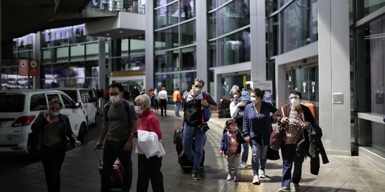 Pasajeros en vuelos nacionales superaron en diciembre de 2021 las cifras previas a la pandemia