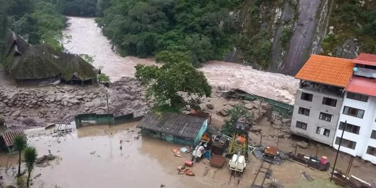 PeruRail ofreció ayuda a las autoridades tras el desborde del río Alccamayu en Machu Picchu