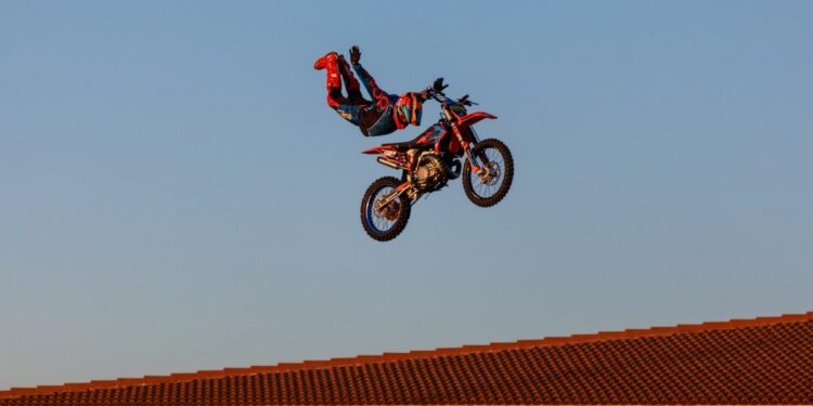 Pingüinos convierte Valladolid en la capital de las motos