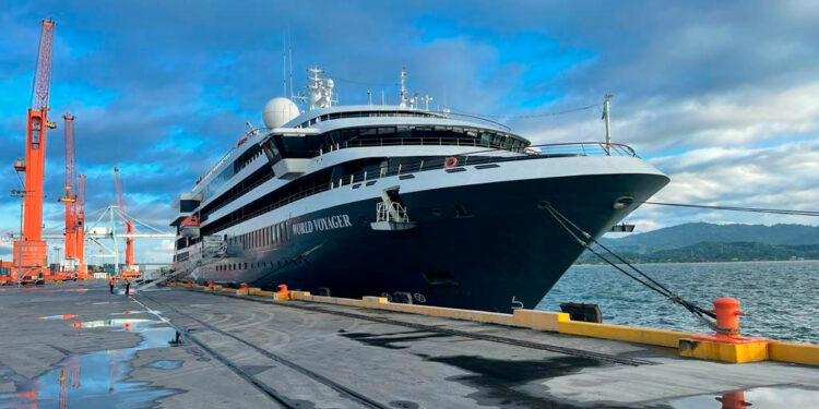Puerto Cortés recibió el primer crucero del año