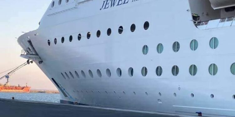 Royal Caribbean suspende arribo de cruceros a Cozumel por alza de casos de COVID