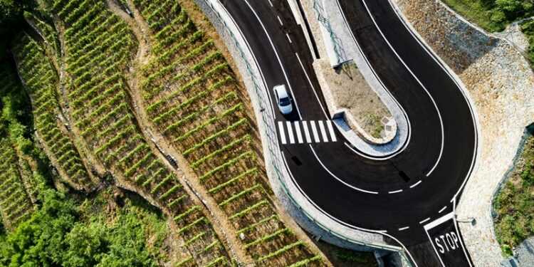 Rutas de enoturismo en coche, la nueva tendencia al alza