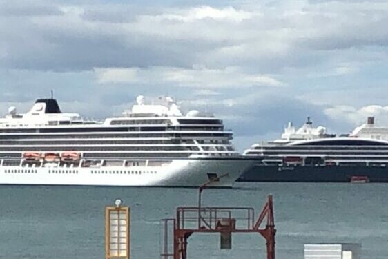 Terminal Arturo Prat de Punta Arenas recibe al crucero Viking Jupiter