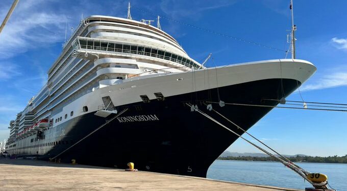 Truena navieros de Vallarta contra Salud por cruceros con Covid