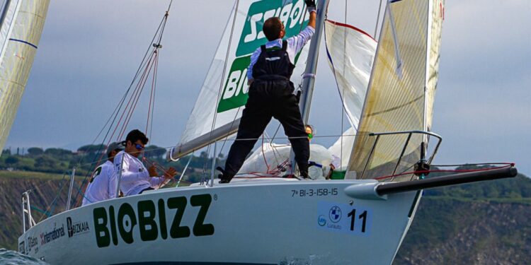 Un flojo viento sur condiciona la segunda jornada del I Trofeo Náutica Digital en el Abra