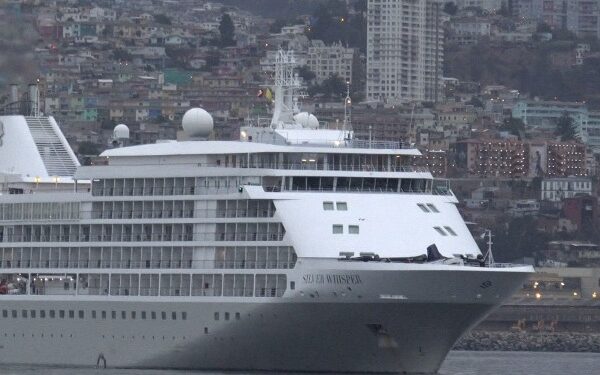 Valparaíso da por iniciada temporada de crucero con arribo de dos buques con casos de Covid