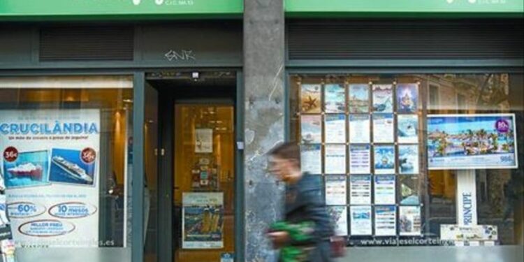 Viajes El Corte Inglés anuncia nuevos servicios de lujo y Renfe prevé plataforma de servicios en verano