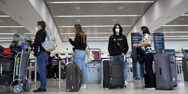 Viajes aéreos en EE.UU. siguen siendo complicados: otros 2,000 vuelos fueron cancelados