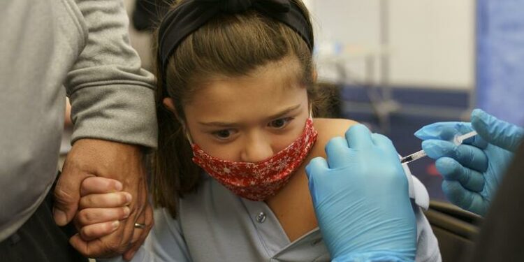 ¿Es efectiva la vacuna contra el COVID-19 en los niños y qué efectos secundarios tiene?