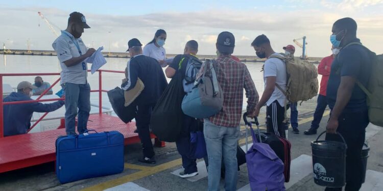 Activan Transporte Acuático Público para viajar a Los Roques