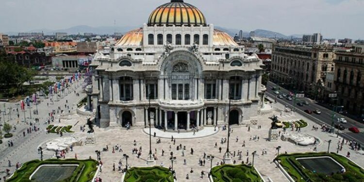 Actividad turística de CDMX logró una ligera recuperación en 2021, pero no alcanza los niveles prepandemia